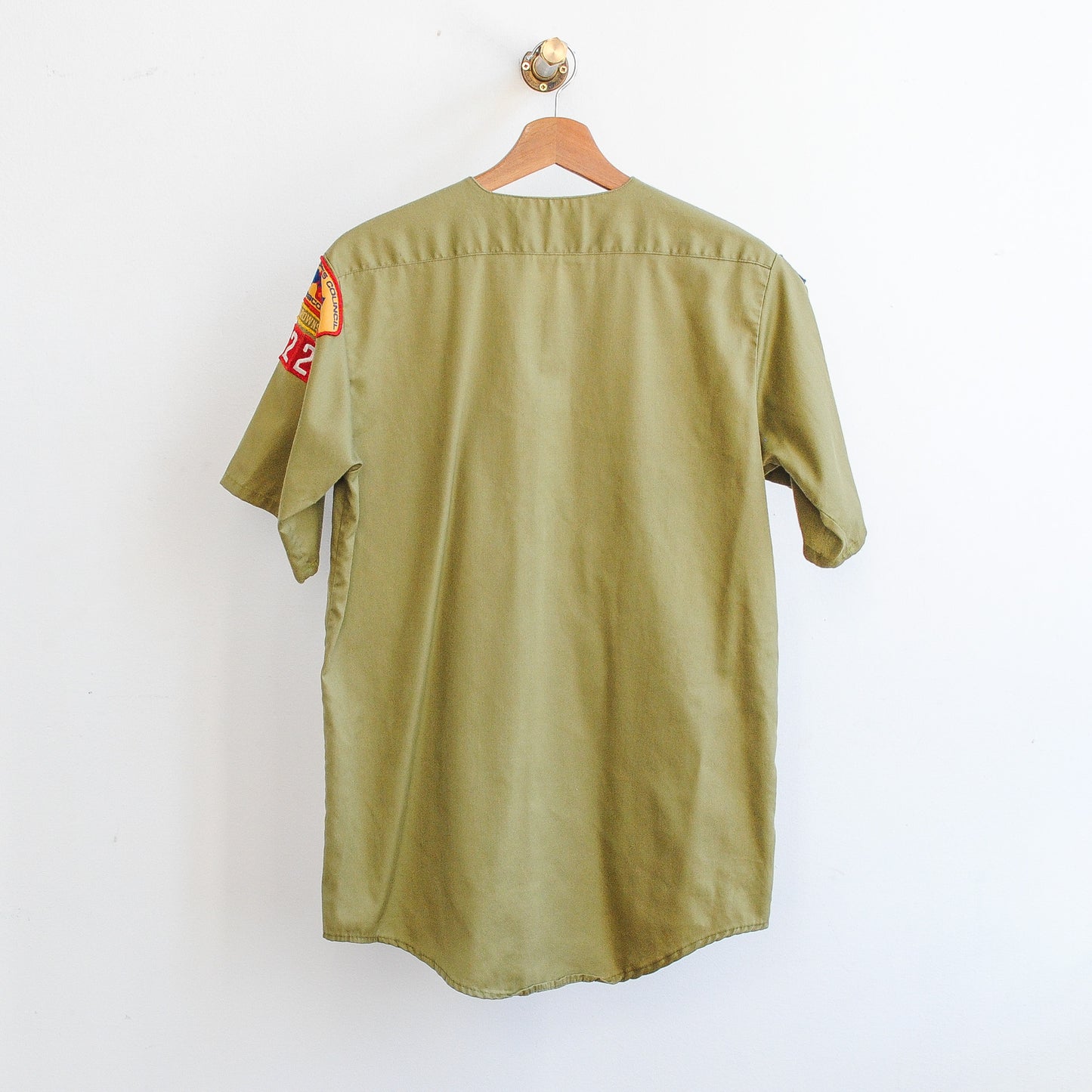 kaki boy scouts hemd achterkant in effen kaki