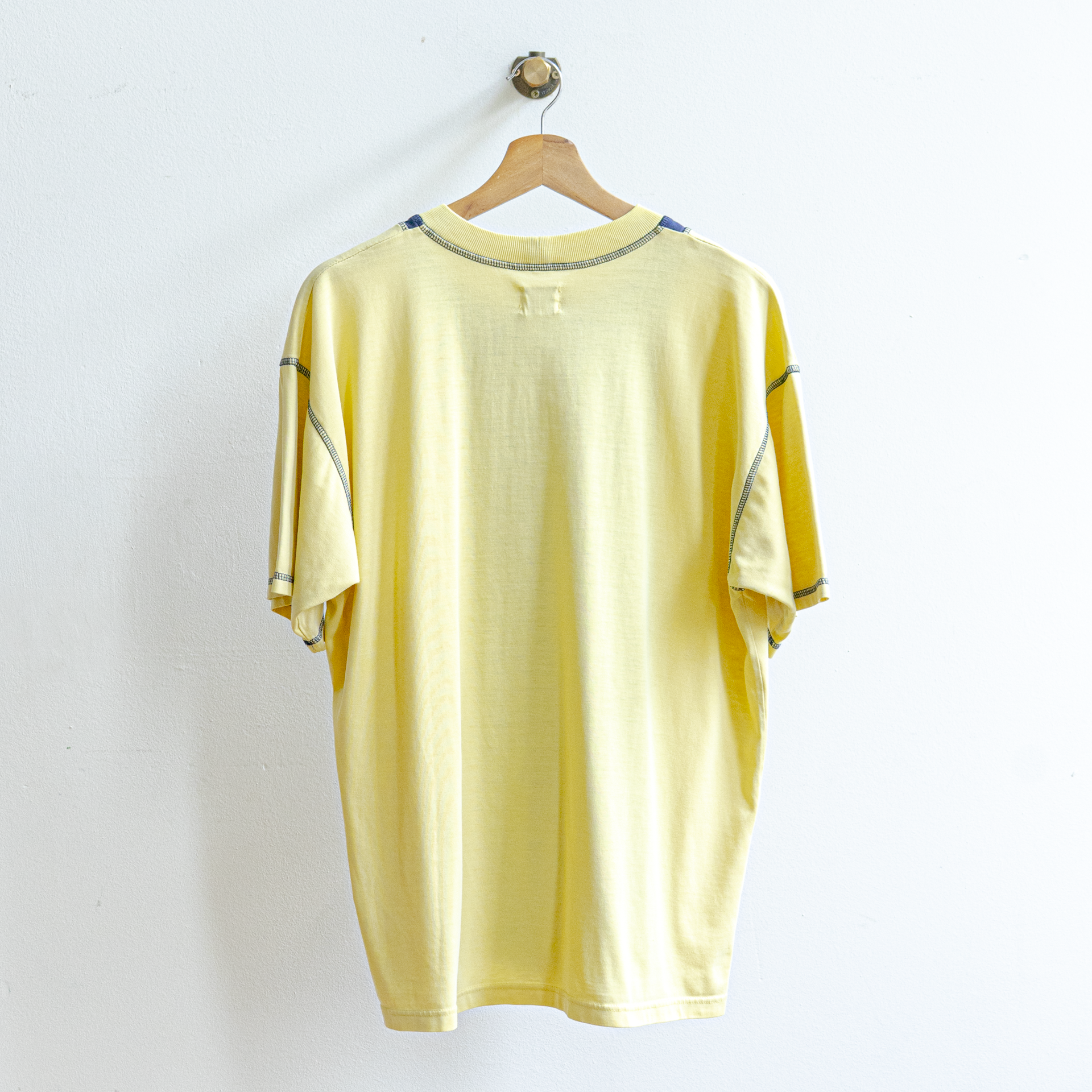 secondhand Revans T-shirt back in yellow