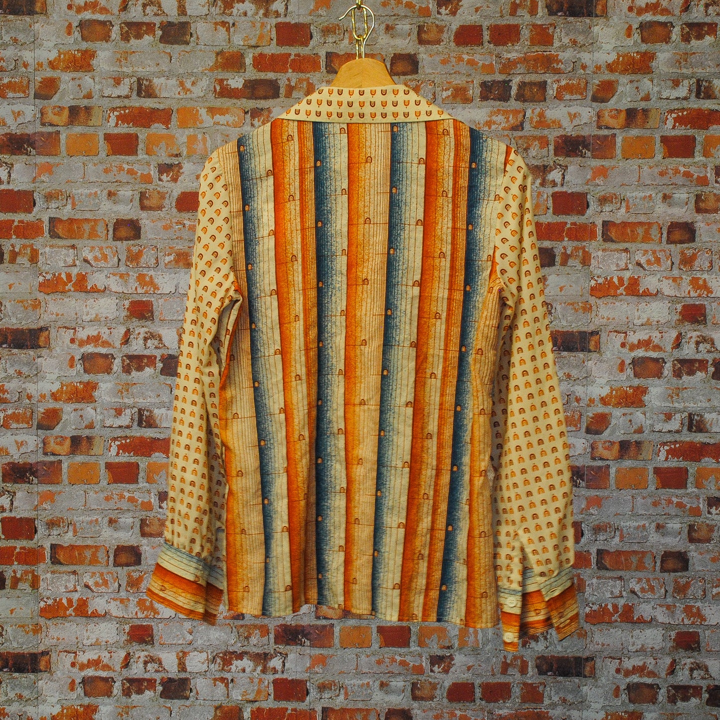 fresh-vintage-seventies-vintage-hemd-met-regenboog-patroon-achterkant