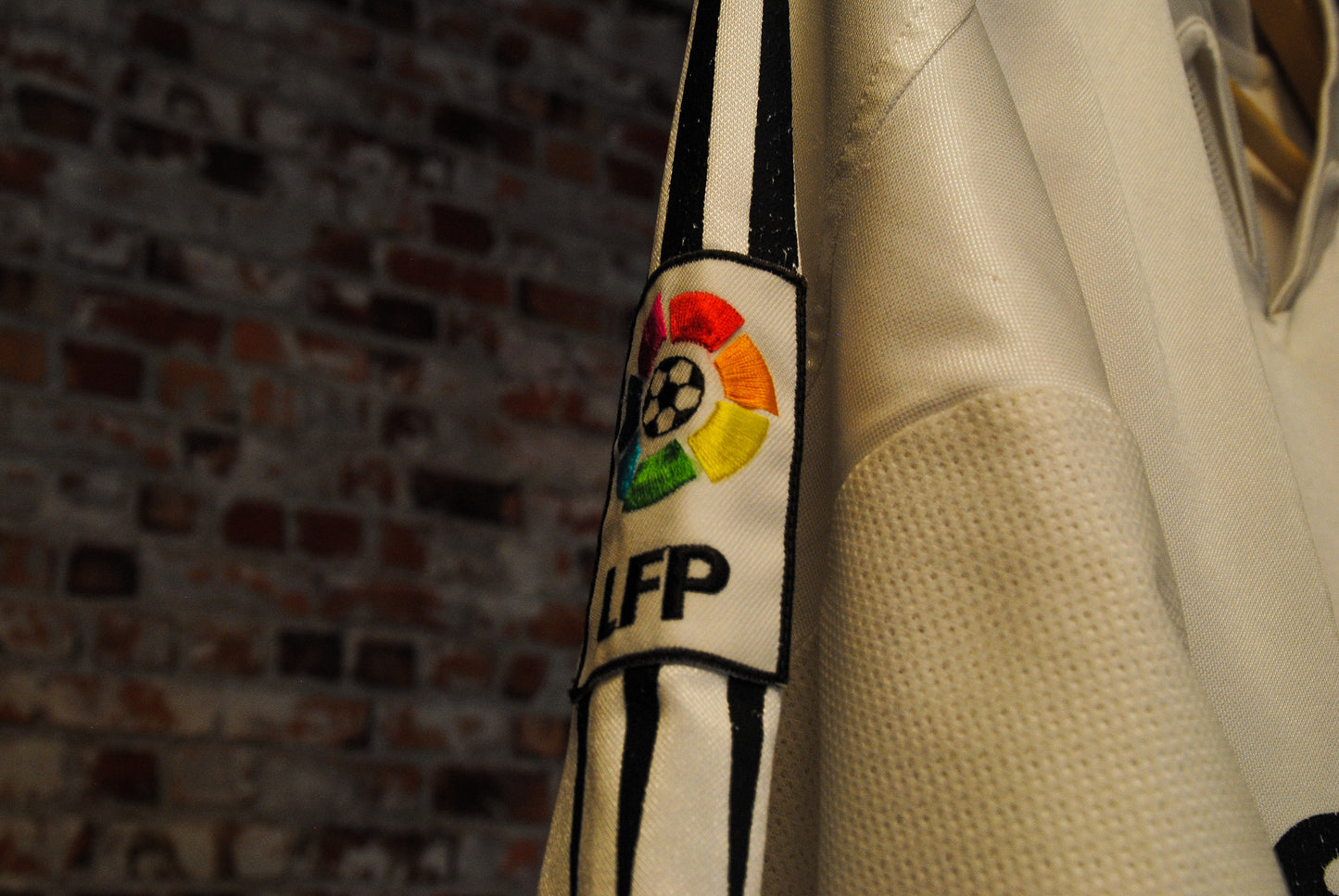 fresh-vintage-soccer-shirt-zoom-lfp-logo-on-shoulder
