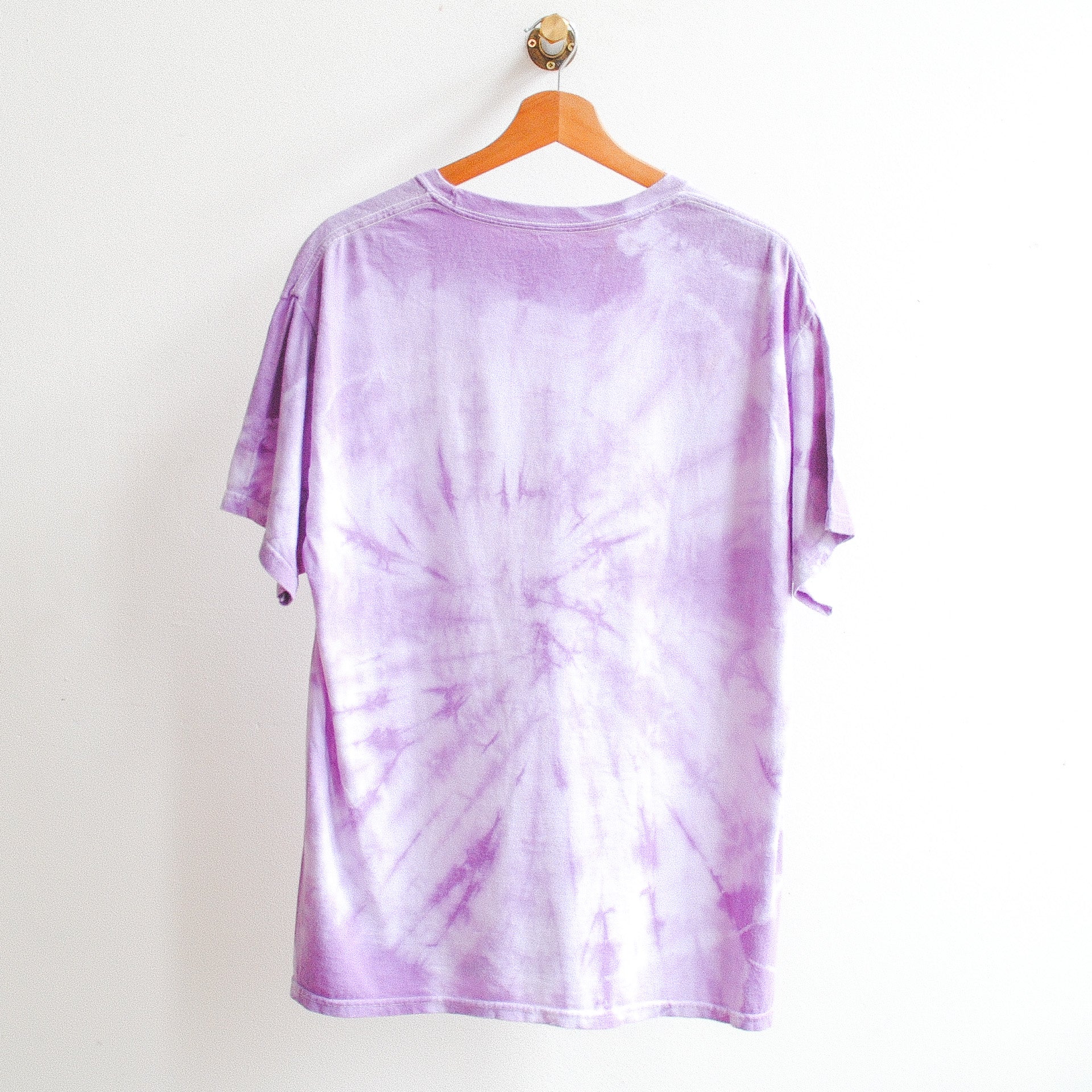 paarse-tie-dye-tshirt-achterkant-fresh-vintage