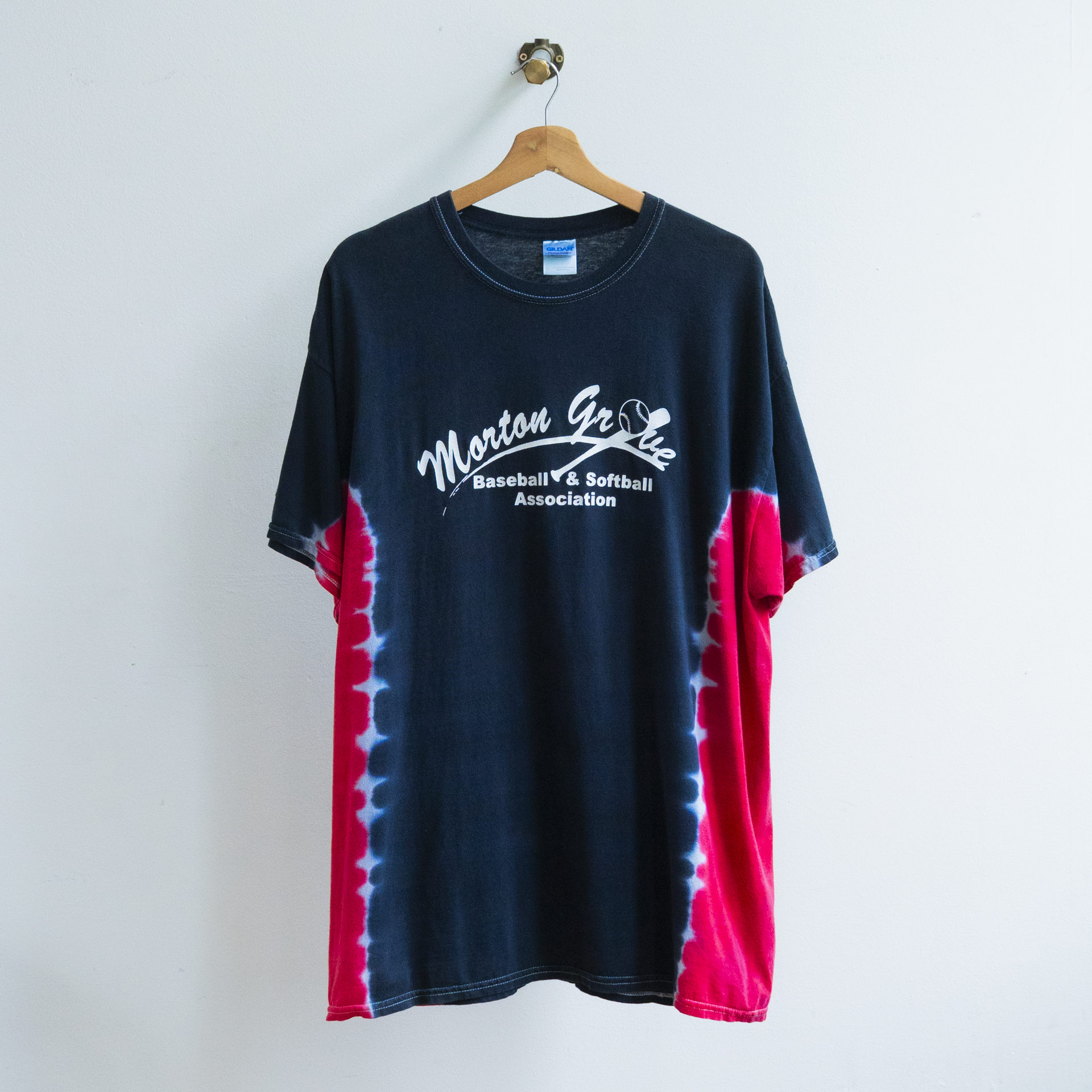 black red baseball t-shirt 'Morton Grove' from the 90s