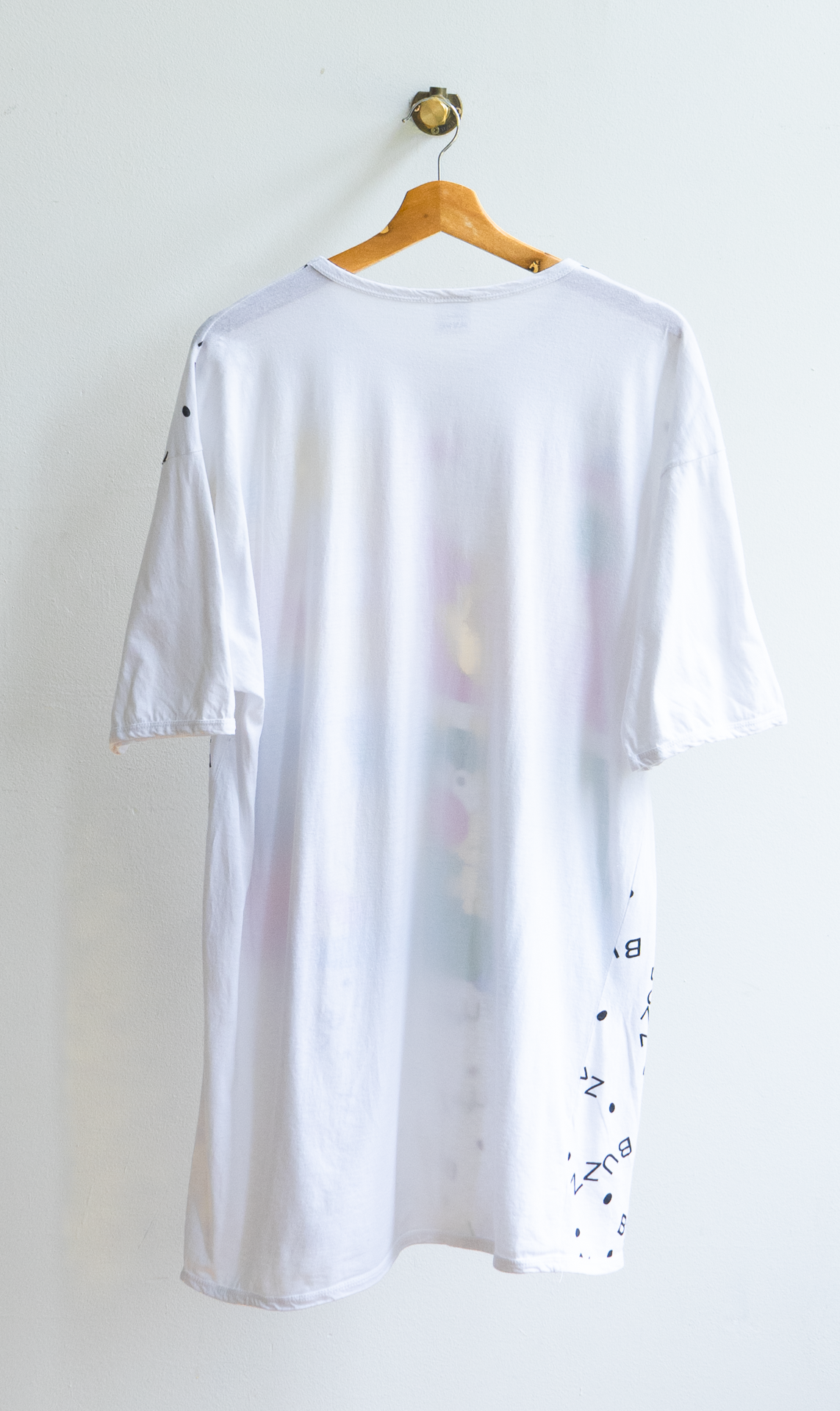 secondhand oversized white sleeping t-shirt 90s YK