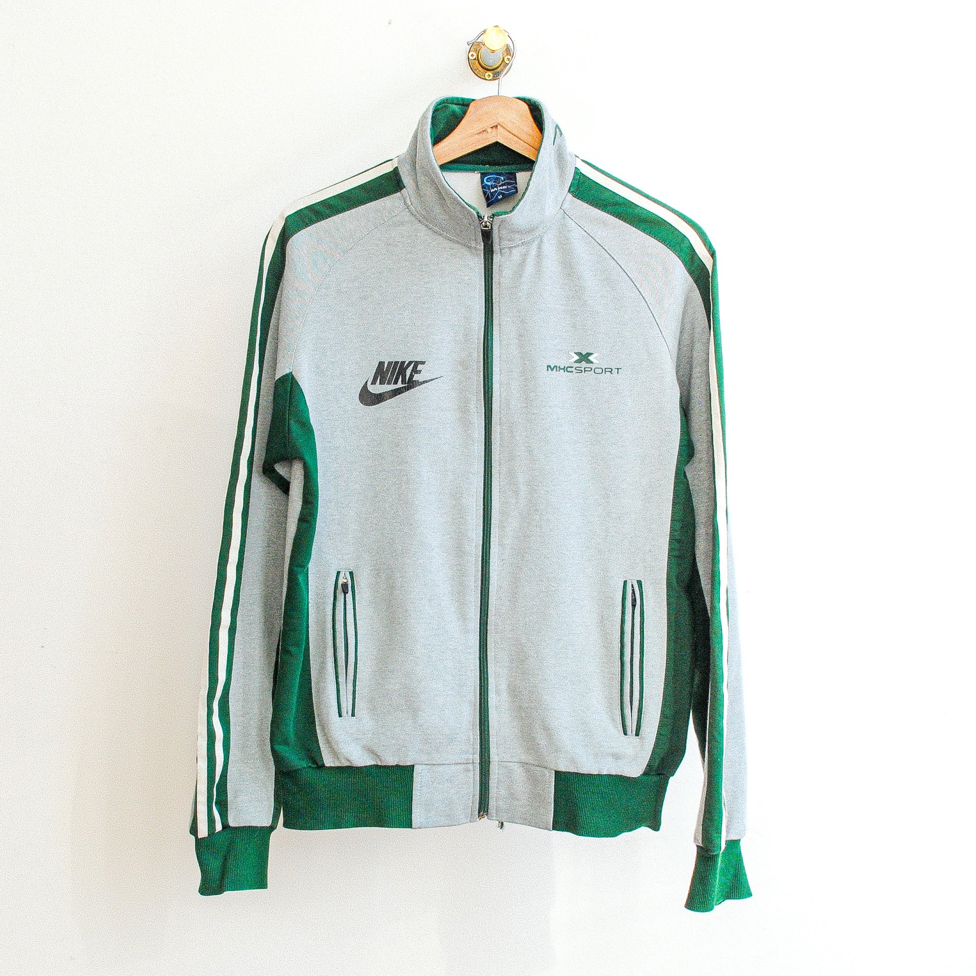 tweedehands-nike-trainingsjas-in-grijs-groen-en-wit