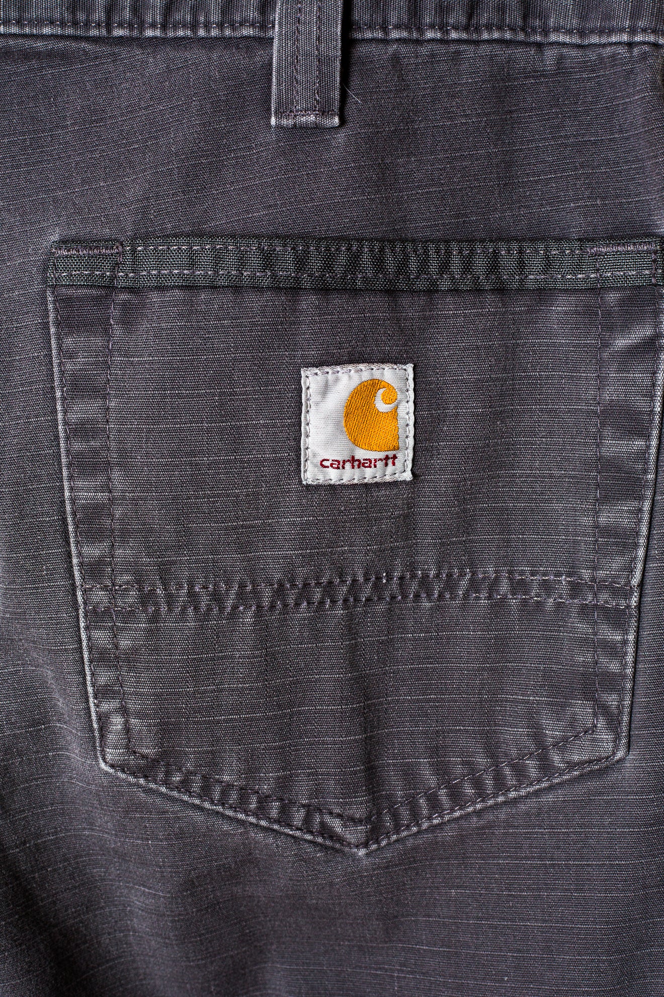 grijze-carhartt-jeans-wit-logo