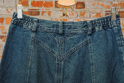 lange-tweedehands-jeansrok-maat-40-ingezoomd-achterkant-sluiting