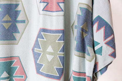 lichtgroen-vintage-hemd-fresh-vintage-met-verschillende-kleuren-en-patronen